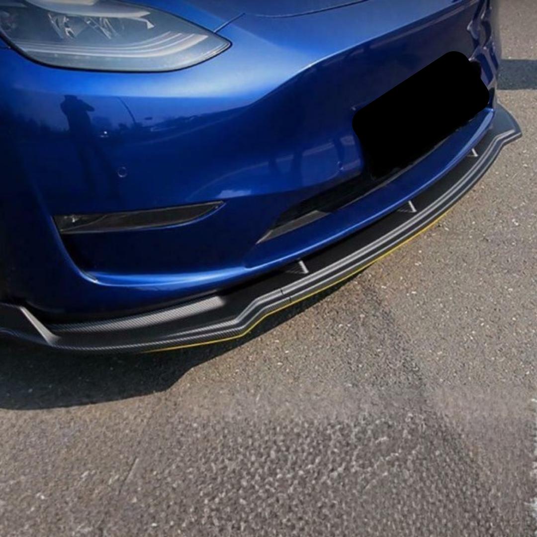 Frontleppe model y i carbon look på bilen 