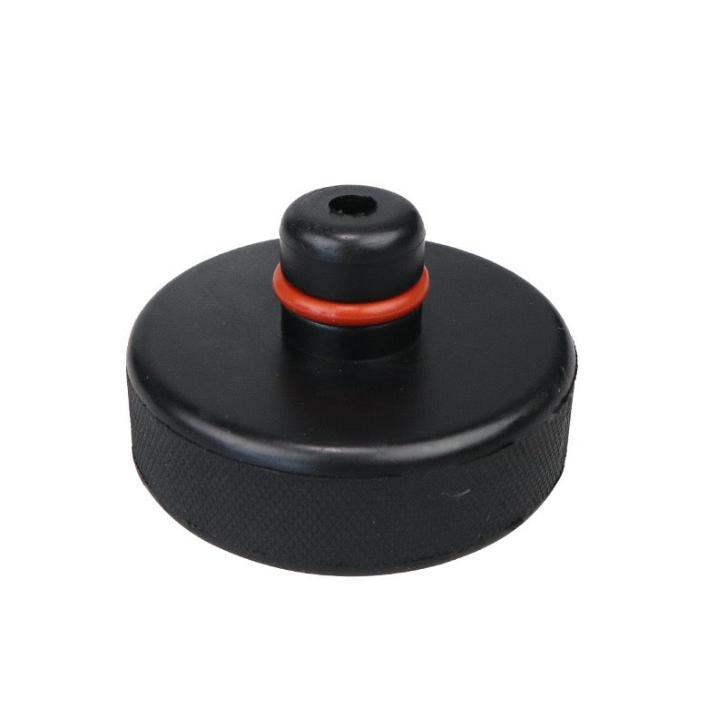 Jack pad beskytter batteri og chassis ved løft av Tesla