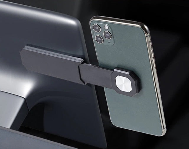 Mobilholder til Tesla Model 3 og Model Y montert på dashbord