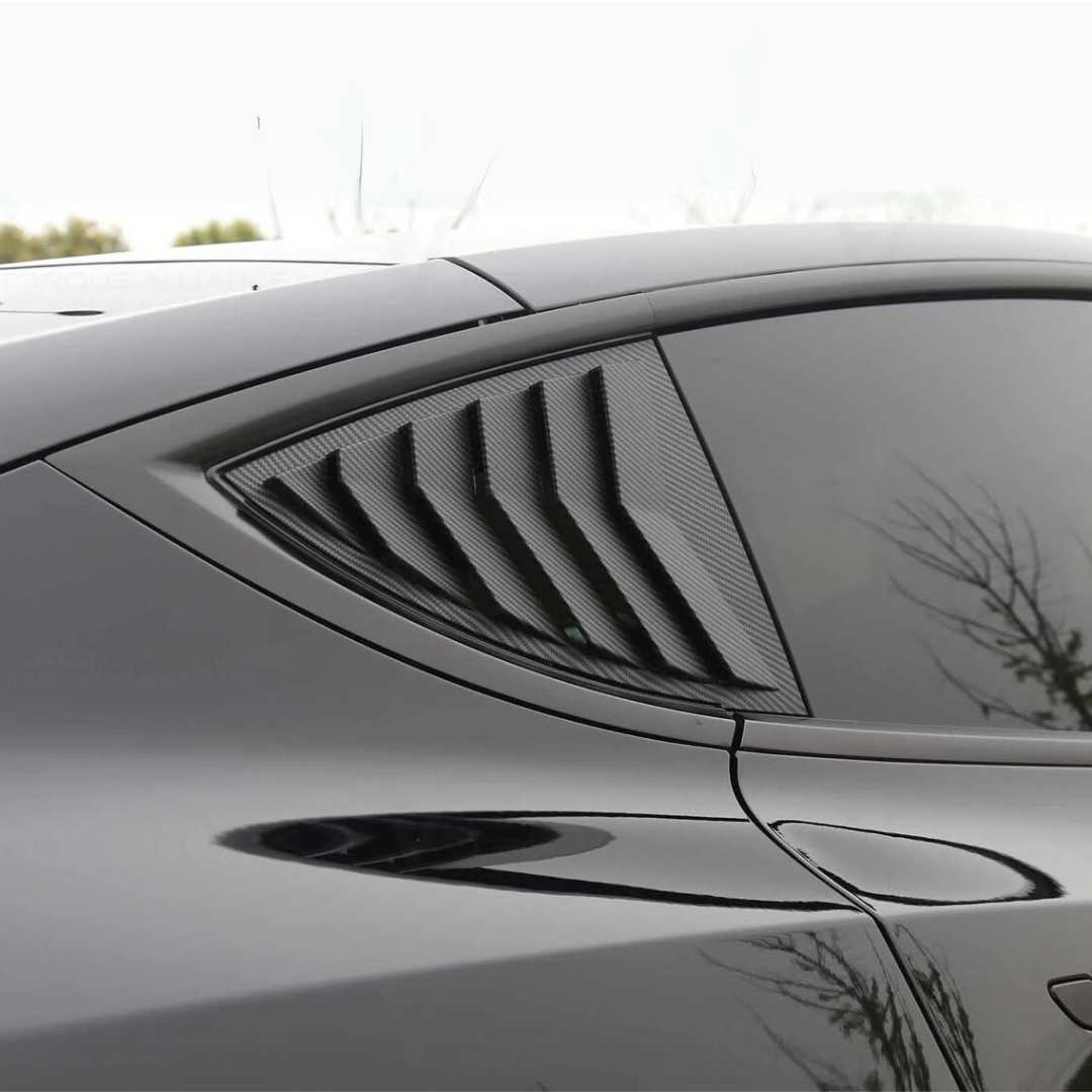 Lameller til sidevinduer Tesla Model Y montert på bakruter