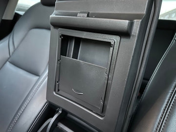 tesla model 3 og y hemmelig rom armlene oppbevaring