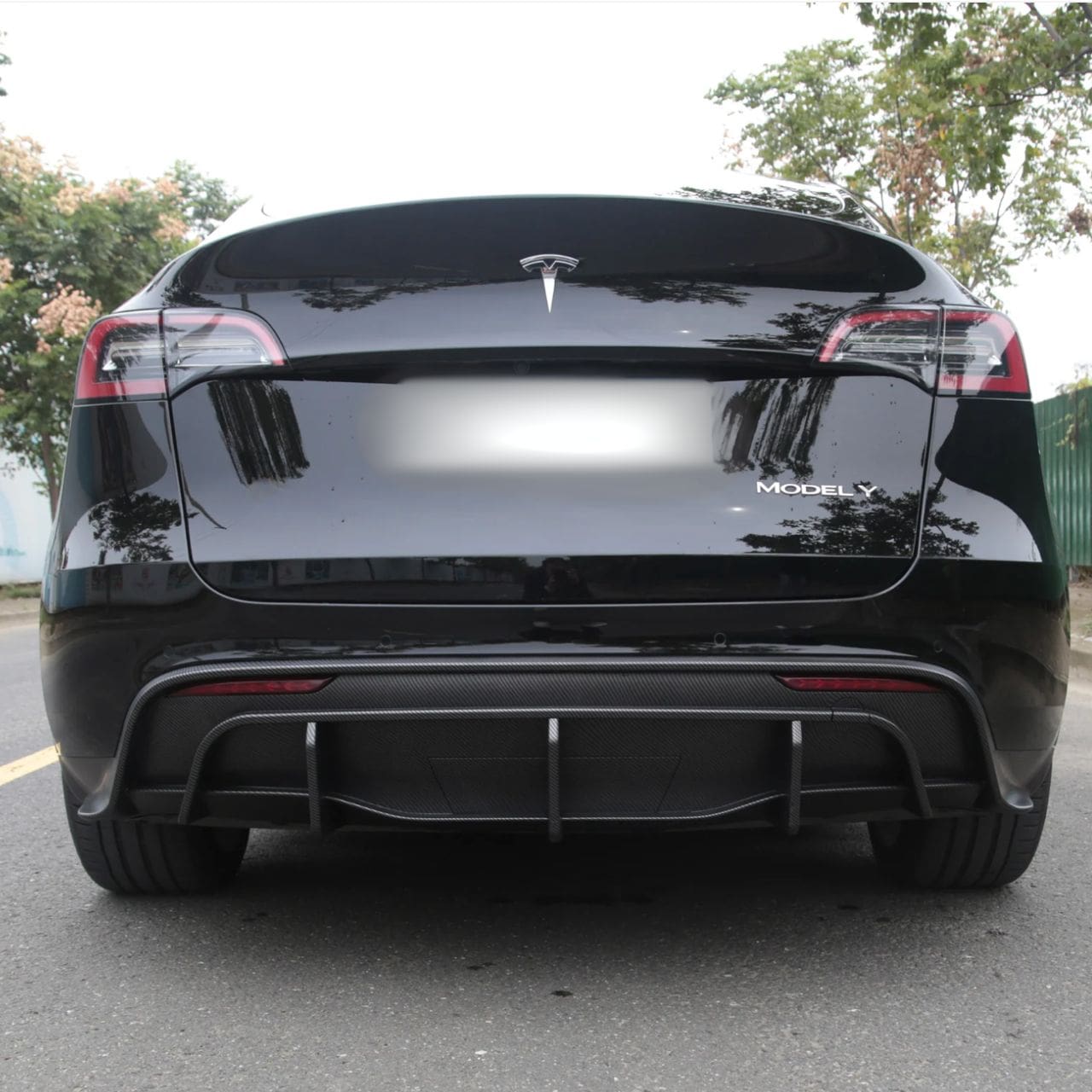 tesla model y diffuser styling