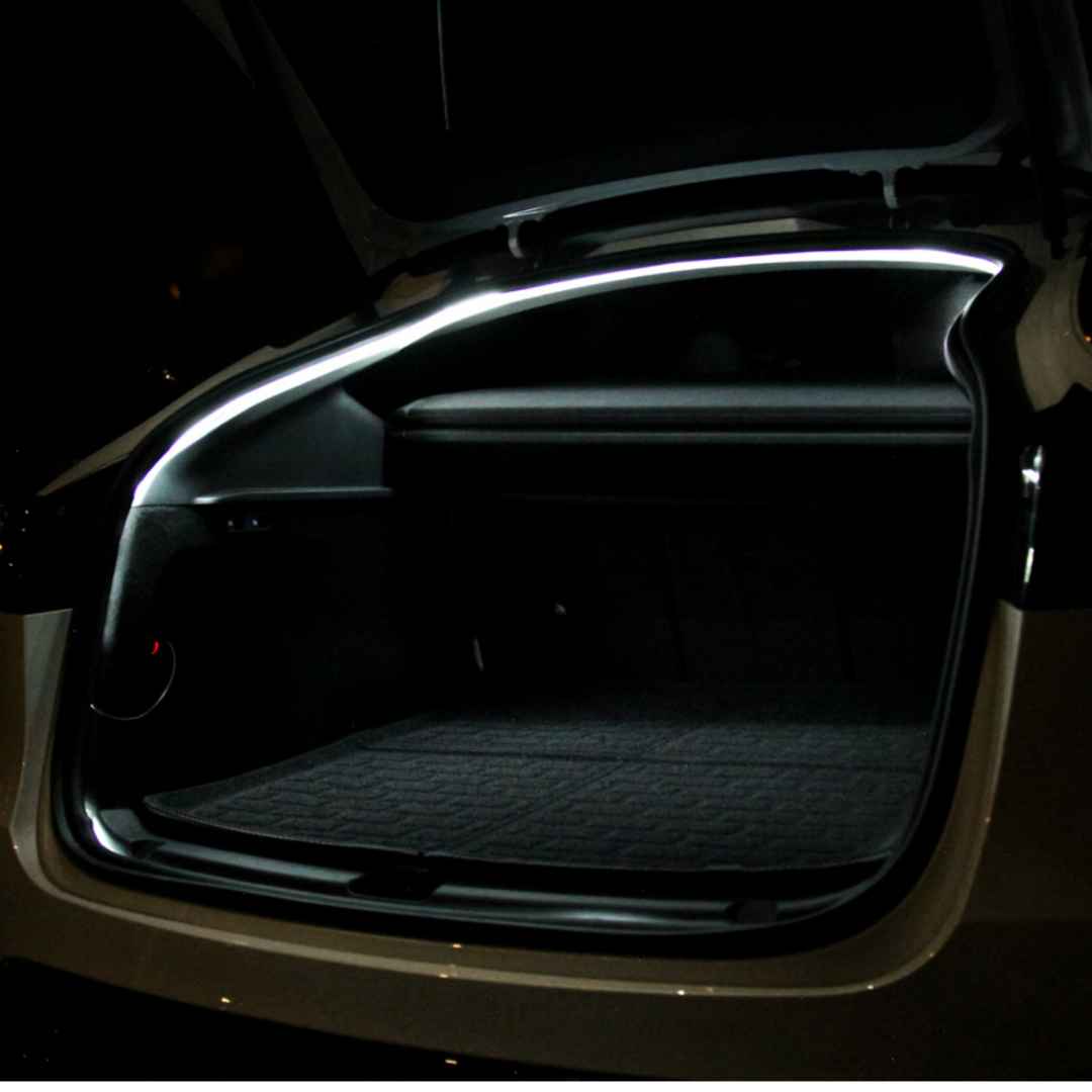 tesla model y trunk ambient belysning