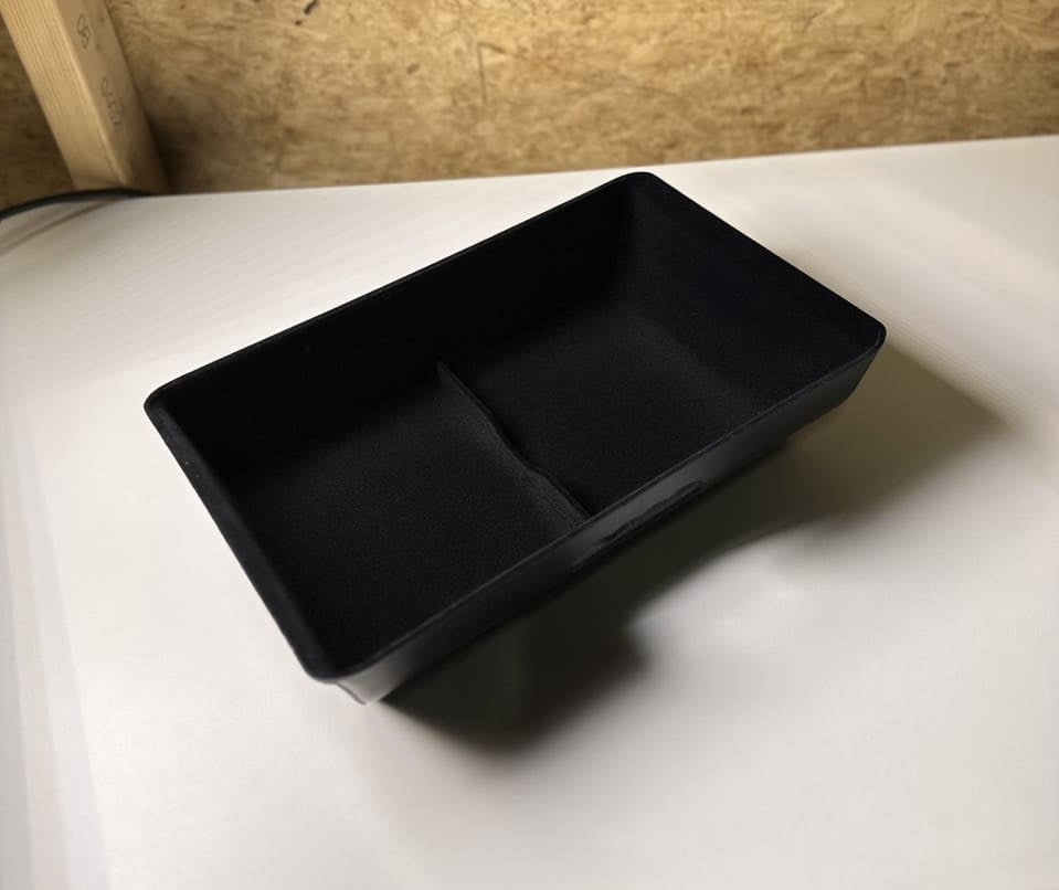 tesla model y under sete oppbevaring skjult rom