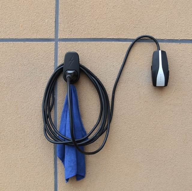 type 2 ladekabel holder vegg